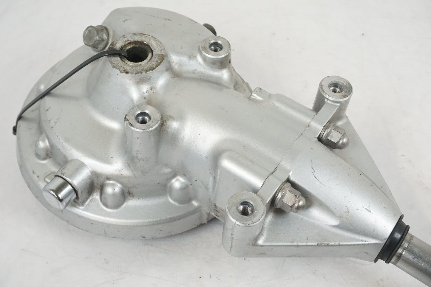 Baksidan på Slutväxel från en Yamaha XVS 1100 -2002 motorcykel.