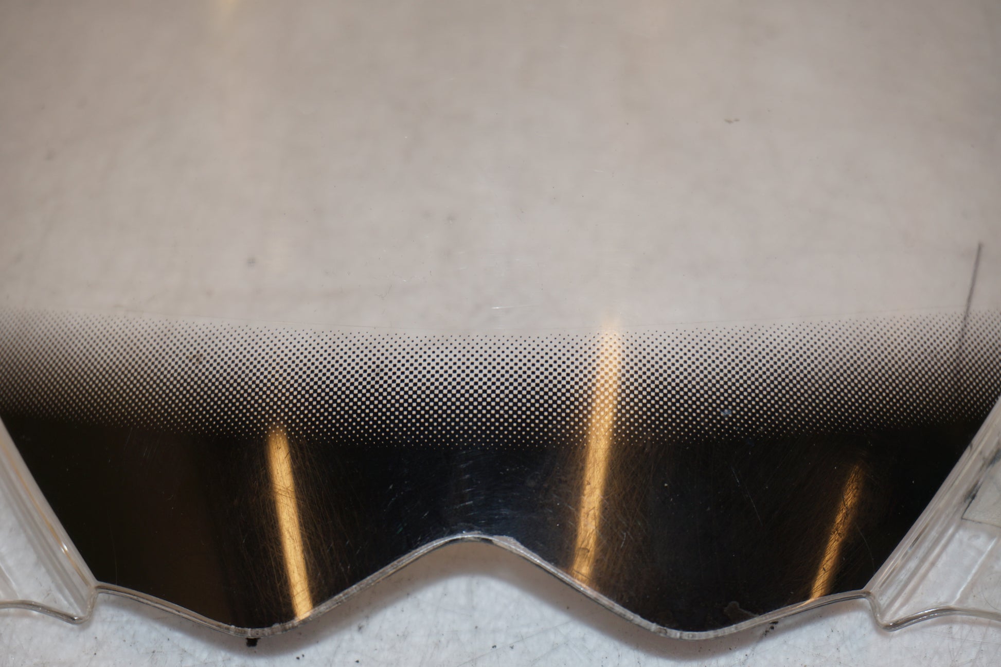 Höger sida på Vindruta från en Suzuki GSX-R 1000 -2008 motorcykel.