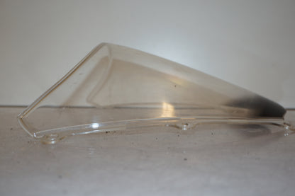 Vänster sida på Vindruta från en Suzuki GSX-R 1000 -2008 motorcykel.