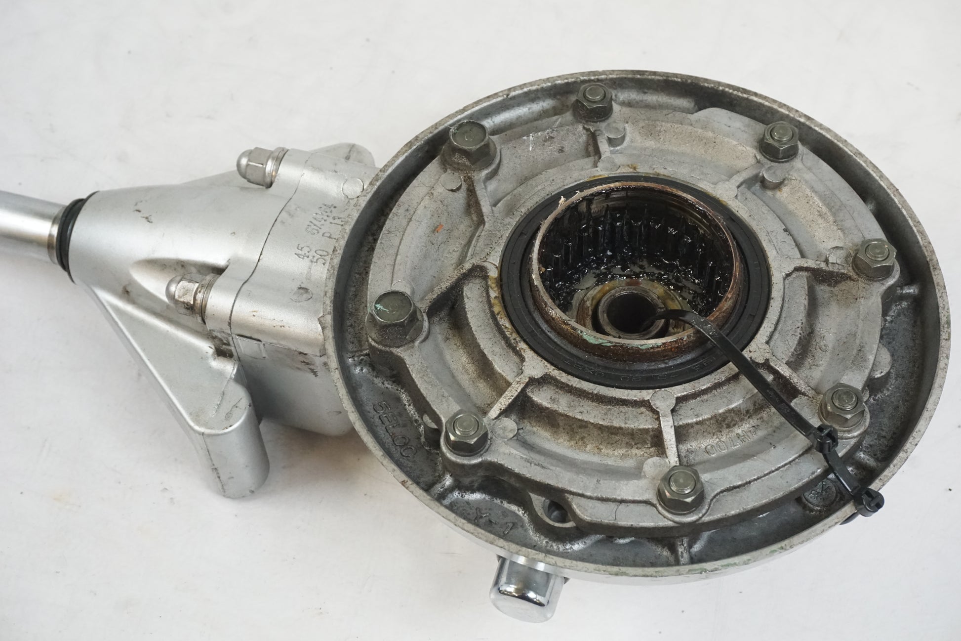 Extrabild4 på Slutväxel från en Yamaha XVS 1100 -2002 motorcykel.