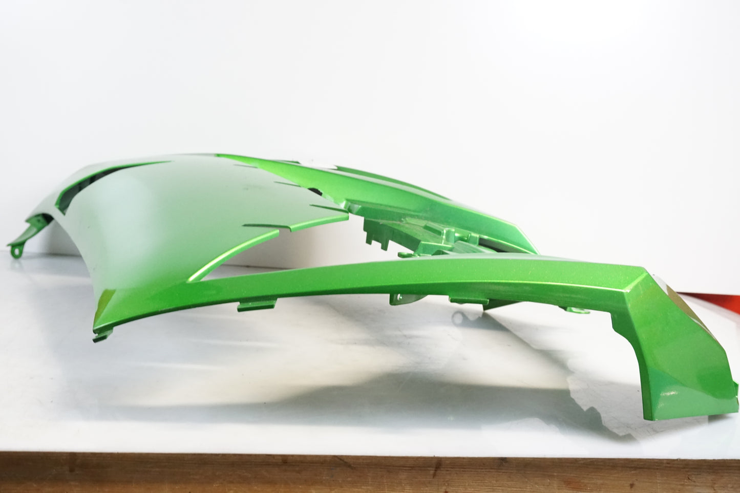 Baksidan på Sidkåpa från en Kawasaki ZZ-R 1400 -2013 motorcykel.