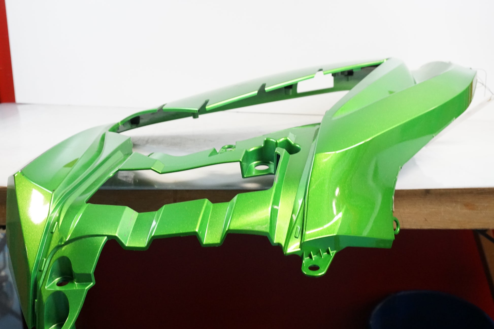 Höger sida på Sidkåpa från en Kawasaki ZZ-R 1400 -2013 motorcykel.