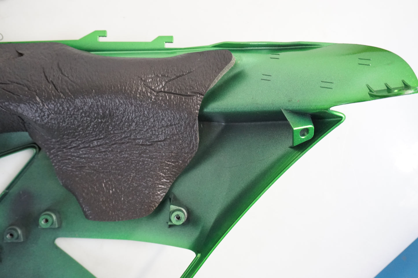 Extrabild2 på Sidkåpa från en Kawasaki ZZ-R 1400 -2013 motorcykel.