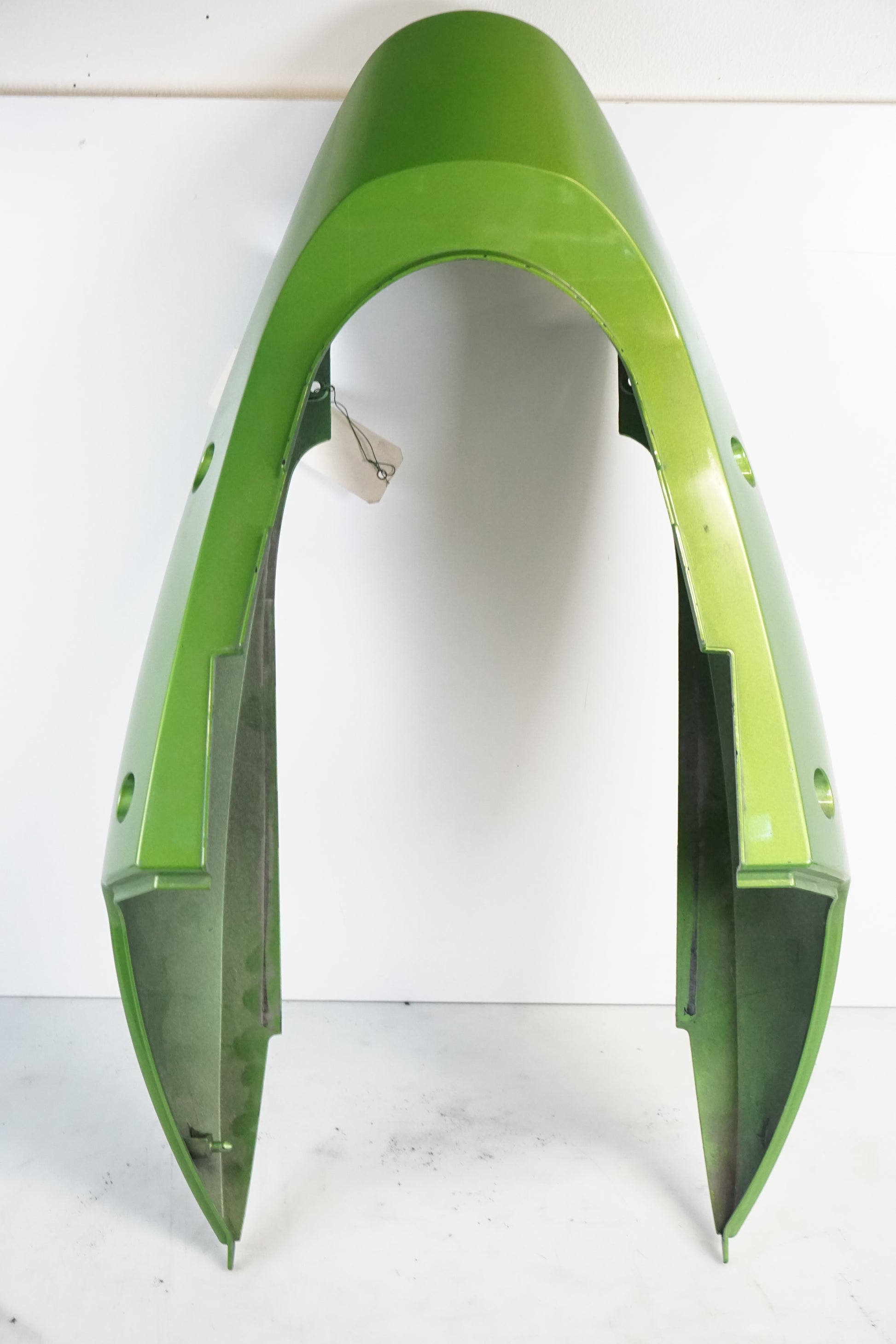 Framsidan på Bakvinge från en Kawasaki ZX-12R -2000 motorcykel.