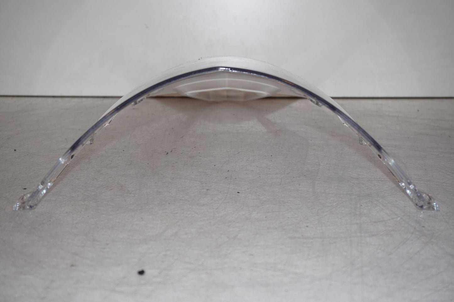 Vänster sida på Vindruta från en BMW S 1000 RR -2010 motorcykel.