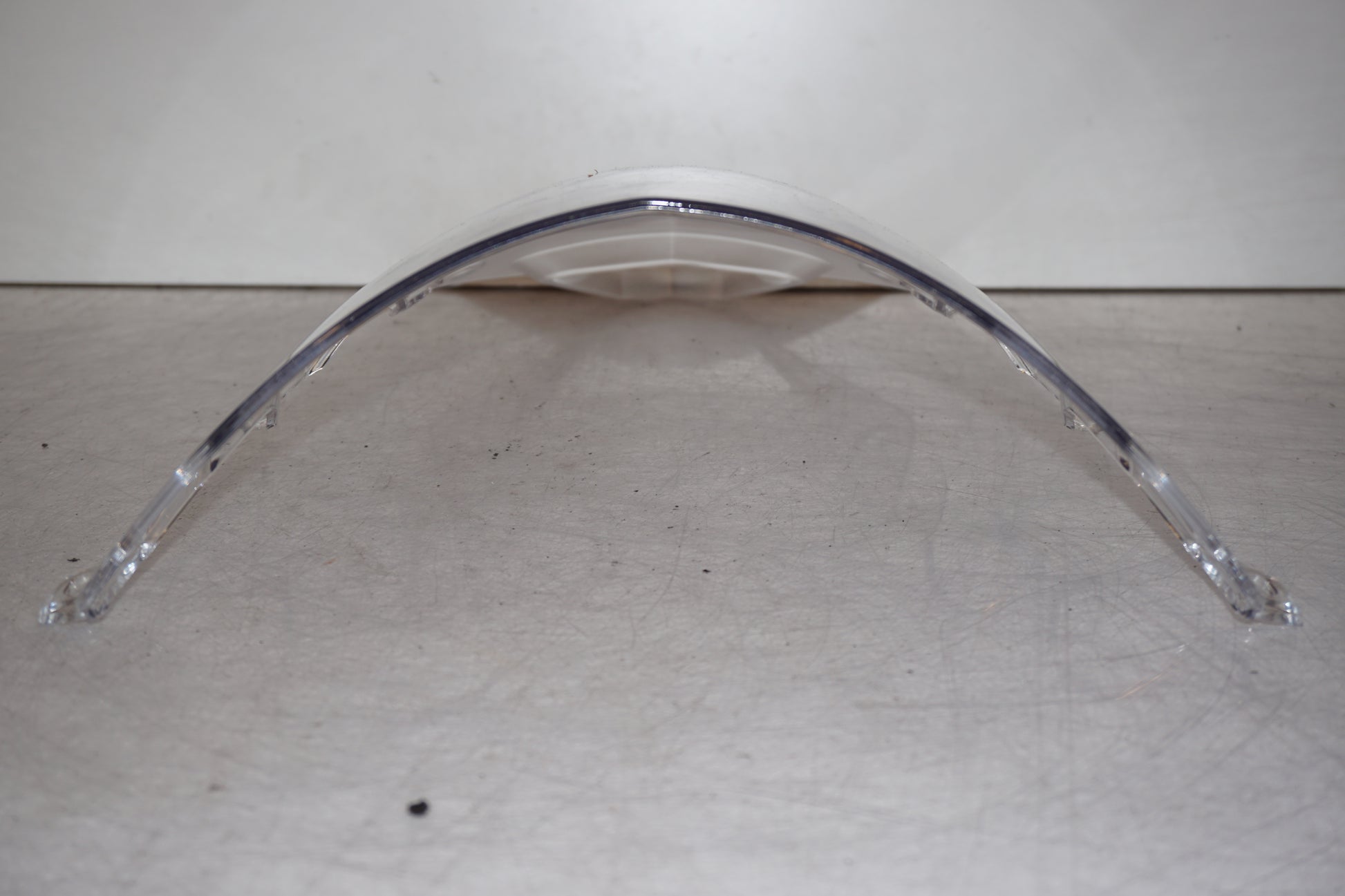 Vänster sida på Vindruta från en BMW S 1000 RR -2010 motorcykel.