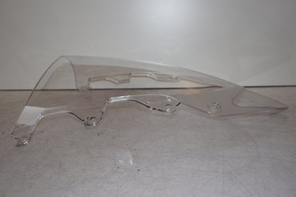 Snett uppifrån på Vindruta från en BMW S 1000 RR -2010 motorcykel.