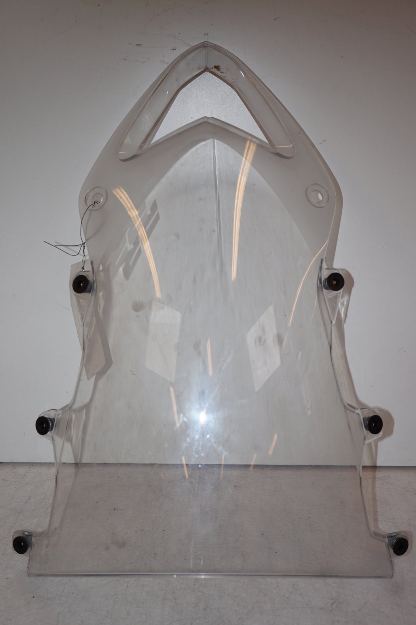 Framsidan på Vindruta från en BMW S 1000 RR -2014 motorcykel.