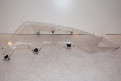 Höger sida på Vindruta från en BMW S 1000 RR -2014 motorcykel.