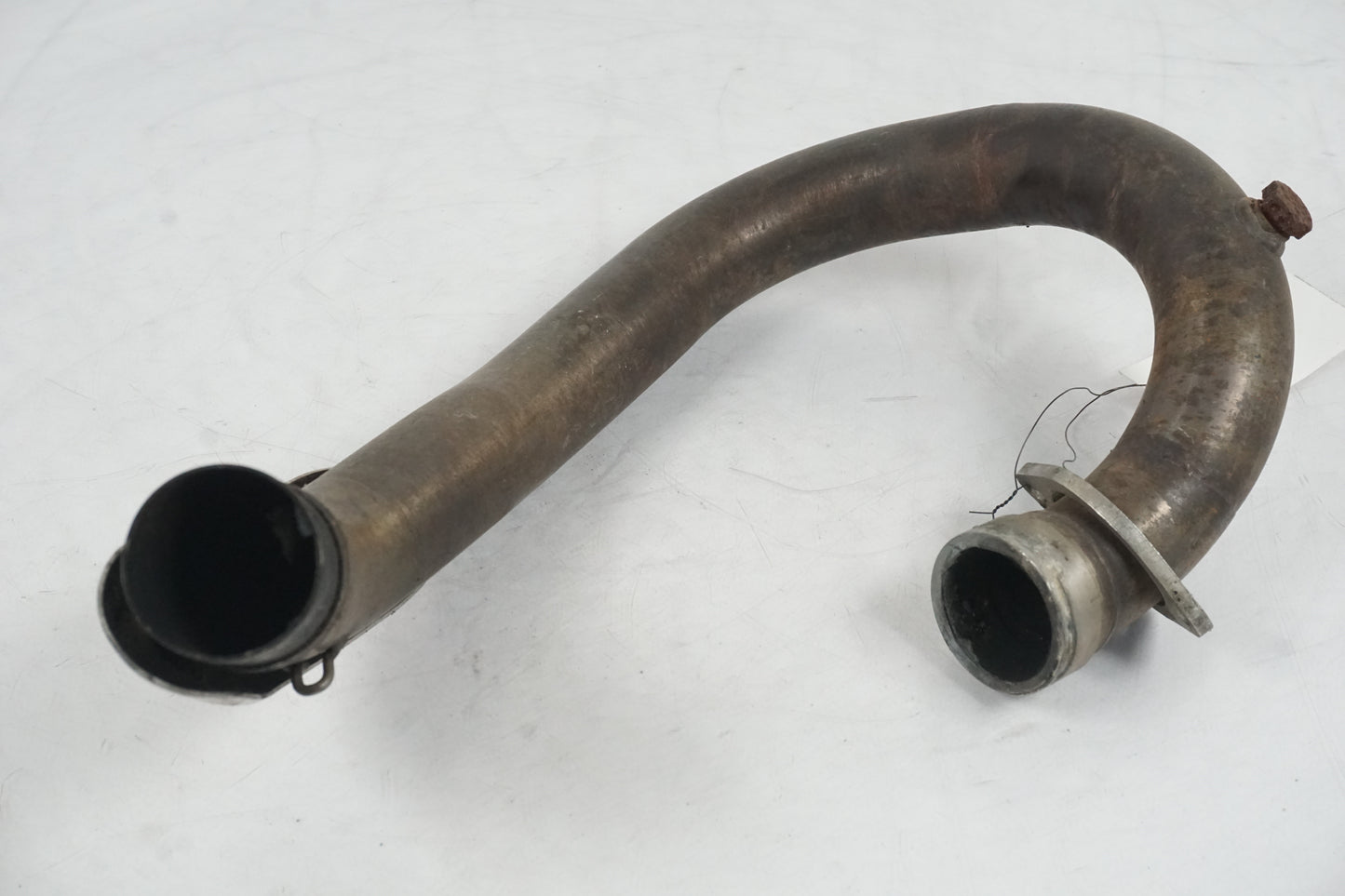 Vänster sida på Grenrör från en Gasgas SM450 -2007 motorcykel.