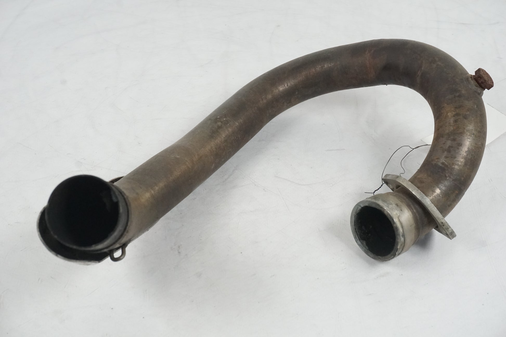 Vänster sida på Grenrör från en Gasgas SM450 -2007 motorcykel.