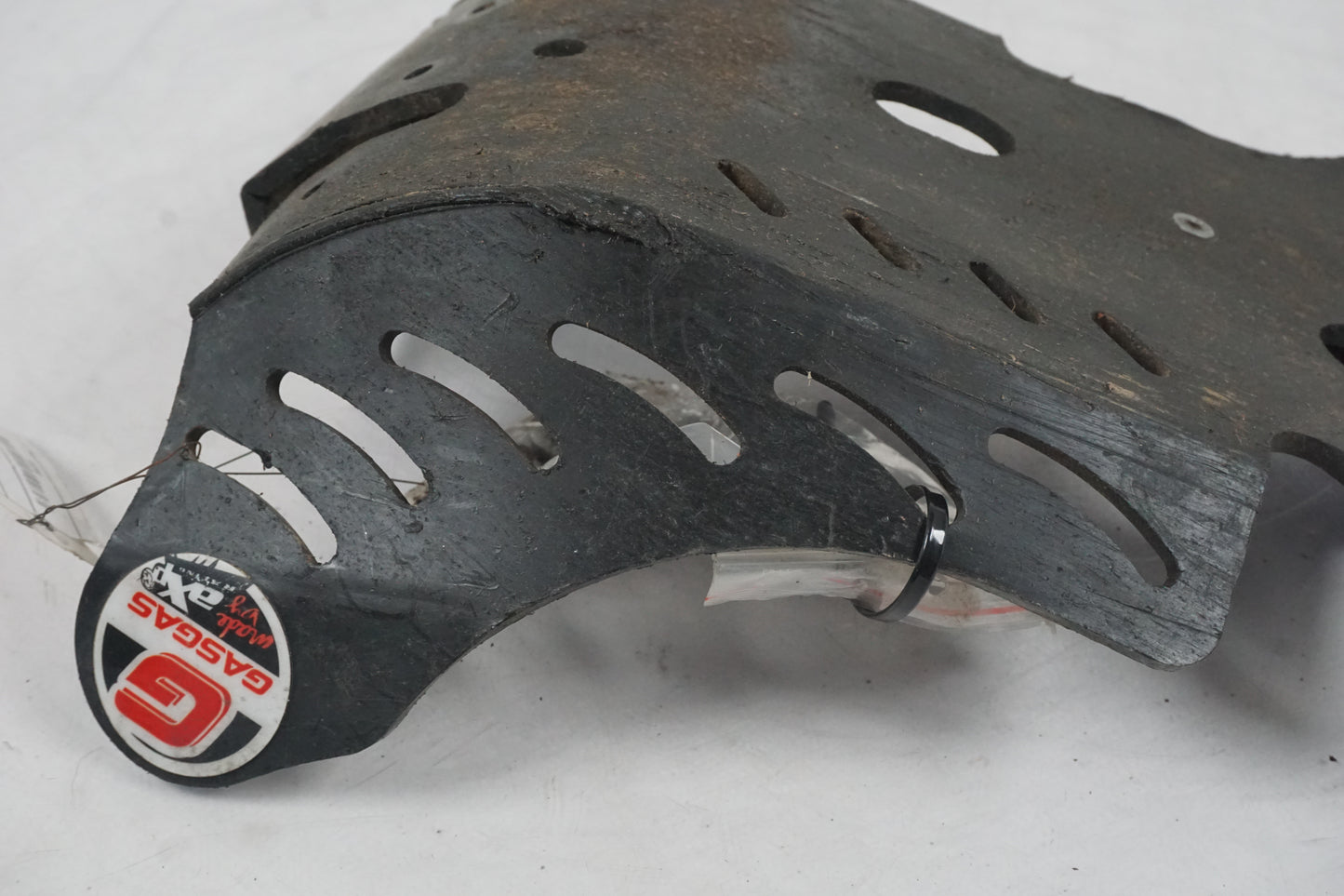 Baksidan på Hasplast från en Gasgas CG 250 -2013 motorcykel.