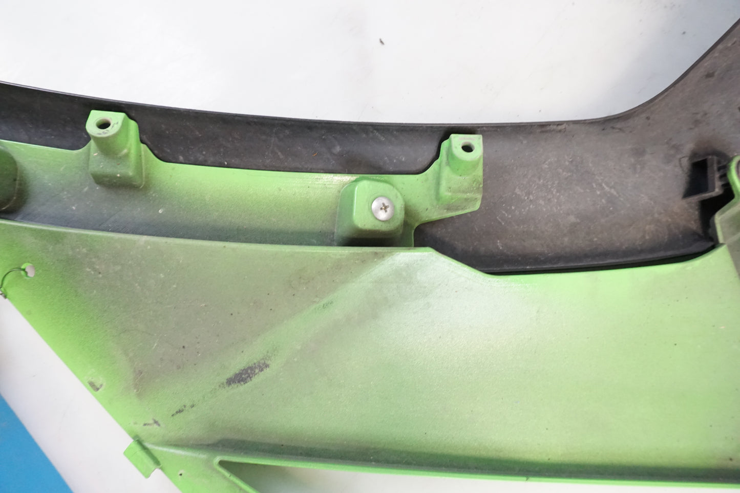 Extrabild1 på Sidkåpa från en Kawasaki ZX-10R -2012 motorcykel.