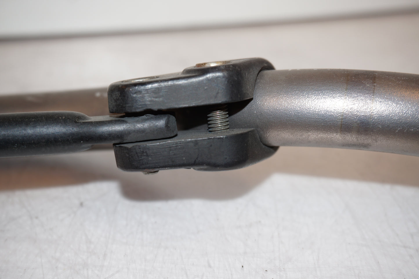 Extrabild5 på Styre från en Husqvarna SM 500 -2006 motorcykel.