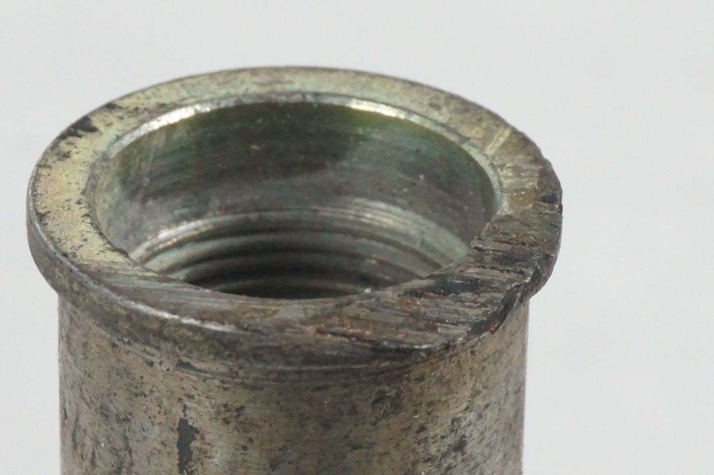 Höger sida på Axel från en Cagiva Raptor 1000 -2002 motorcykel.