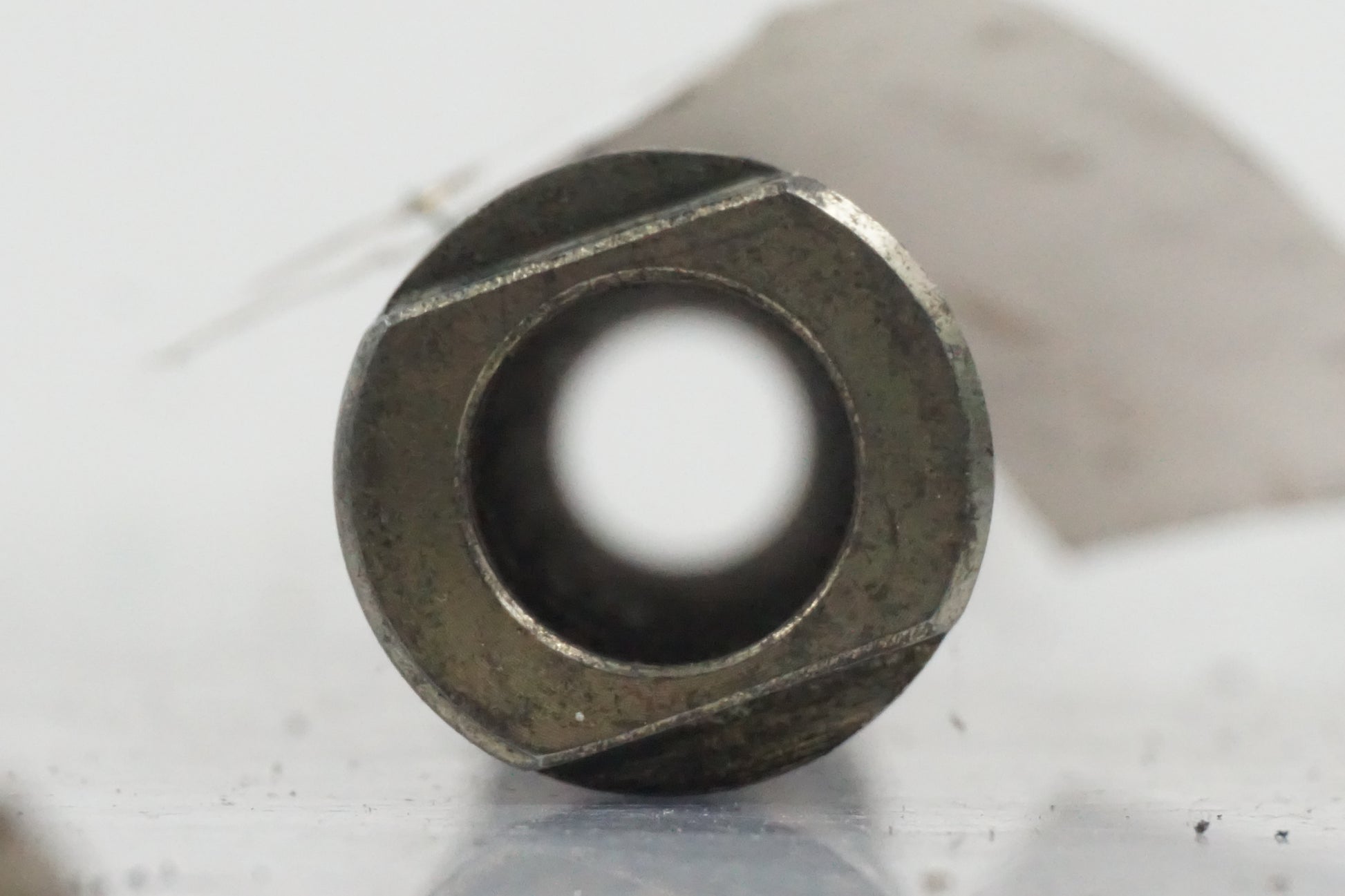 Snett uppifrån på Axel från en Cagiva Raptor 1000 -2002 motorcykel.