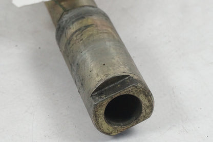 Snett nerifrån på Axel från en Cagiva Raptor 1000 -2002 motorcykel.