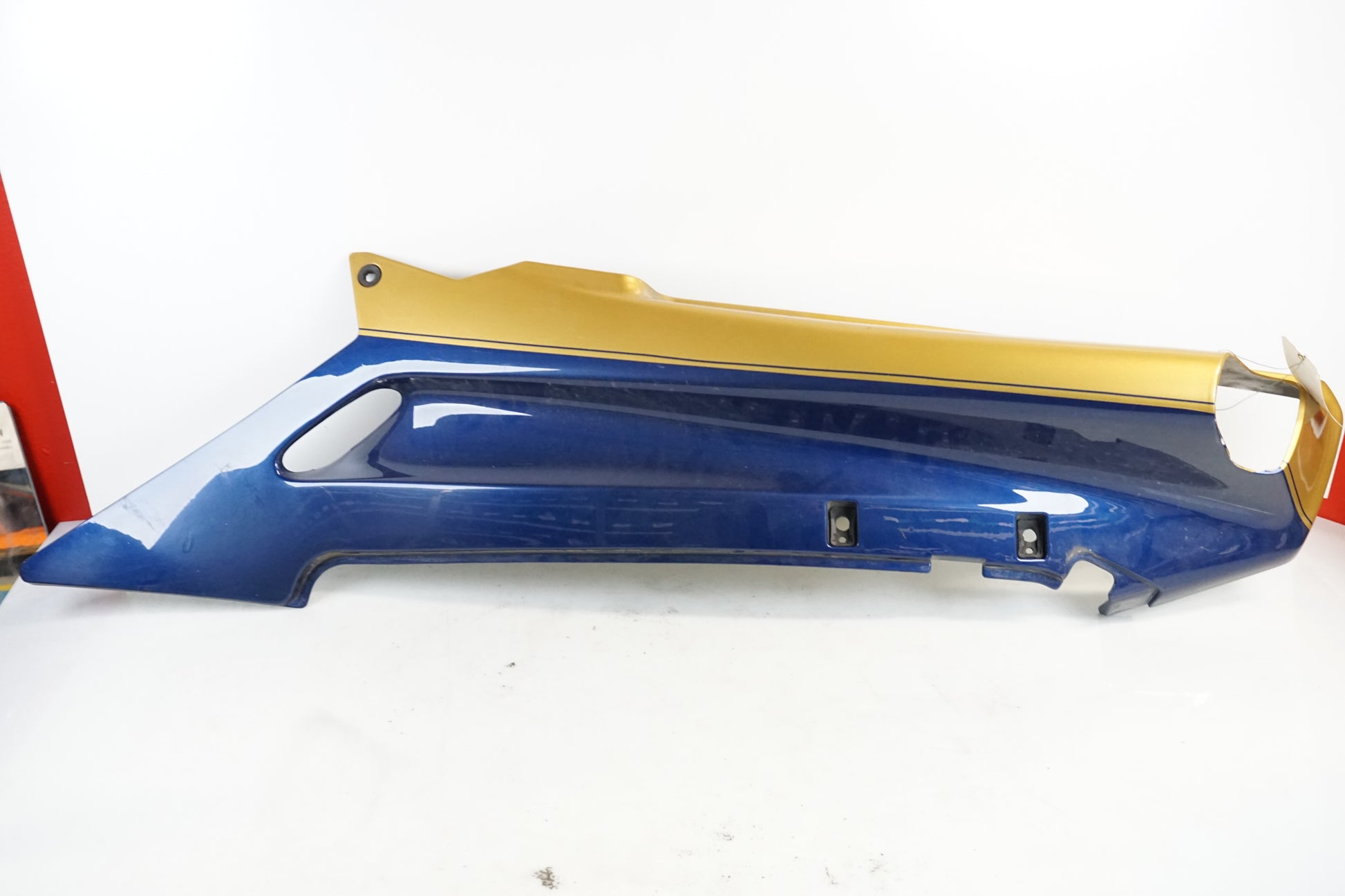 Framsidan på Bakvinge från en Kawasaki ZZR 1100 -1991 motorcykel.