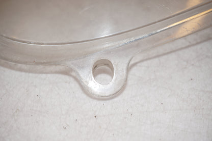 Snett uppifrån på Vindruta från en Suzuki SV 650 -2002 motorcykel.