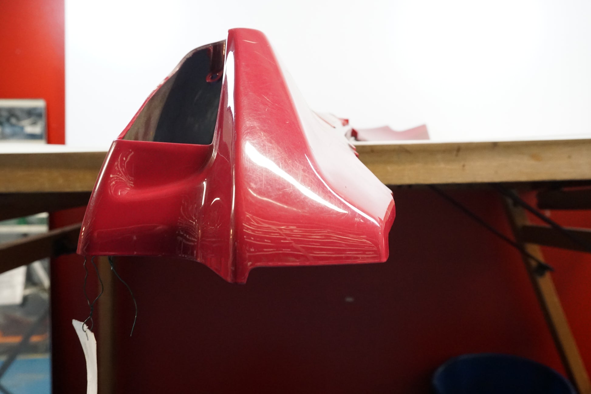 Höger sida på Bakvinge från en Kawasaki ZZR 600 -1993 motorcykel.