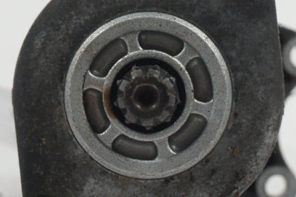 Snett uppifrån på Startmotor från en Cagiva Raptor 1000 -2002 motorcykel.