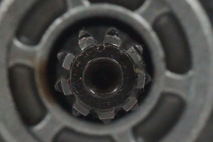 Snett nerifrån på Startmotor från en Cagiva Raptor 1000 -2002 motorcykel.