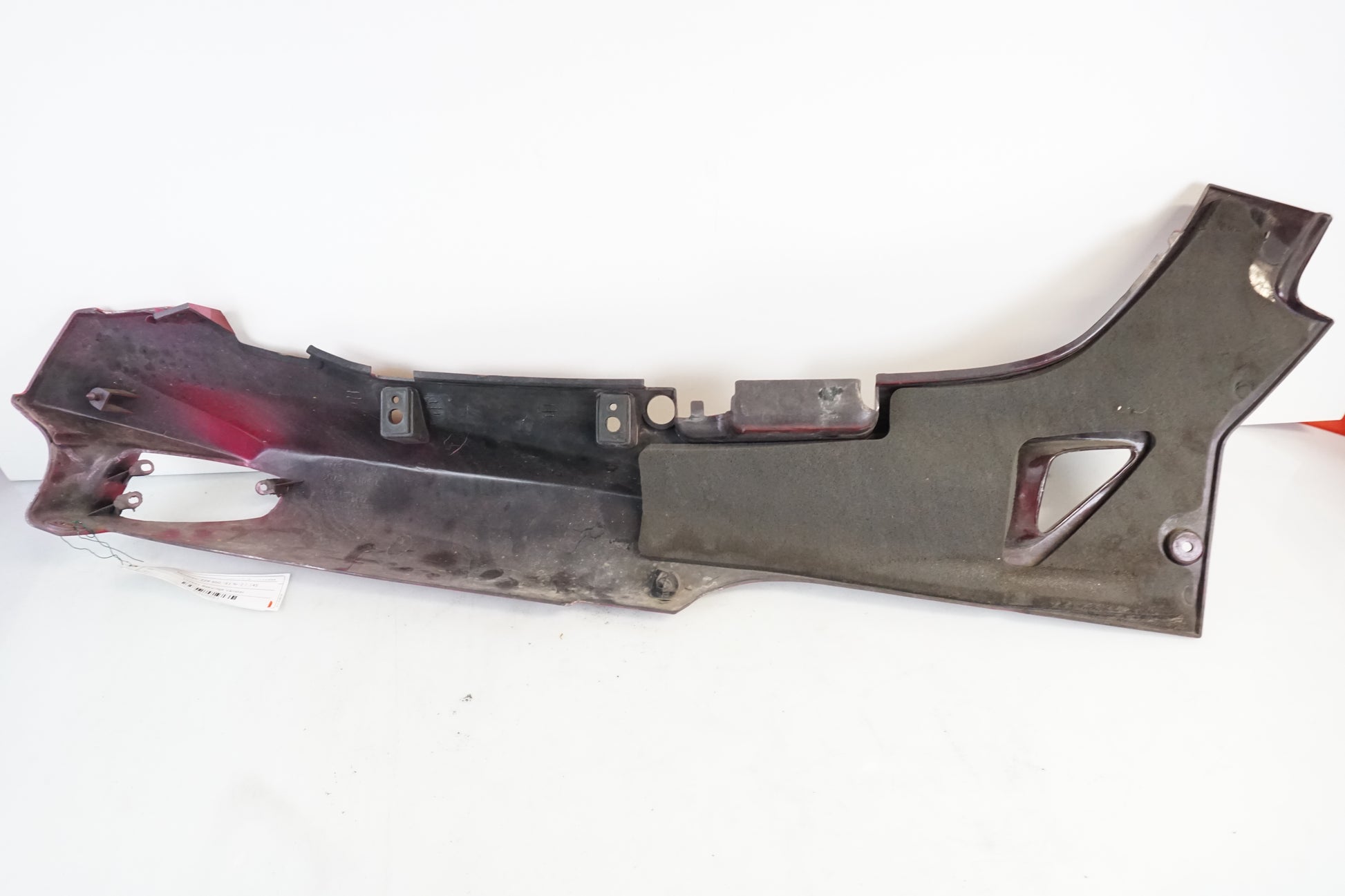 Snett nerifrån på Bakvinge från en Kawasaki ZZR 600 -1993 motorcykel.