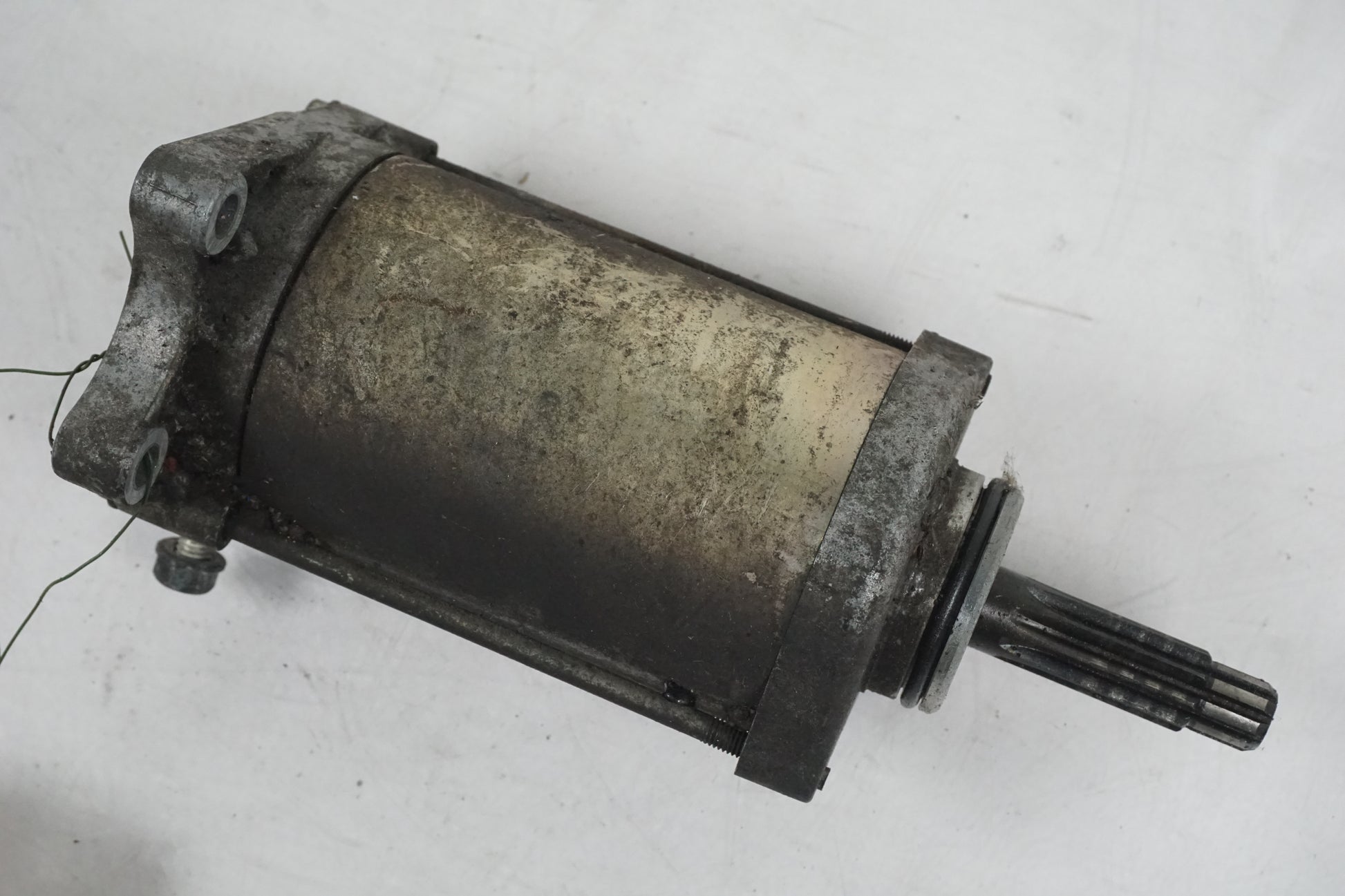 Extrabild2 på Startmotor från en Cagiva Raptor 1000 -2002 motorcykel.