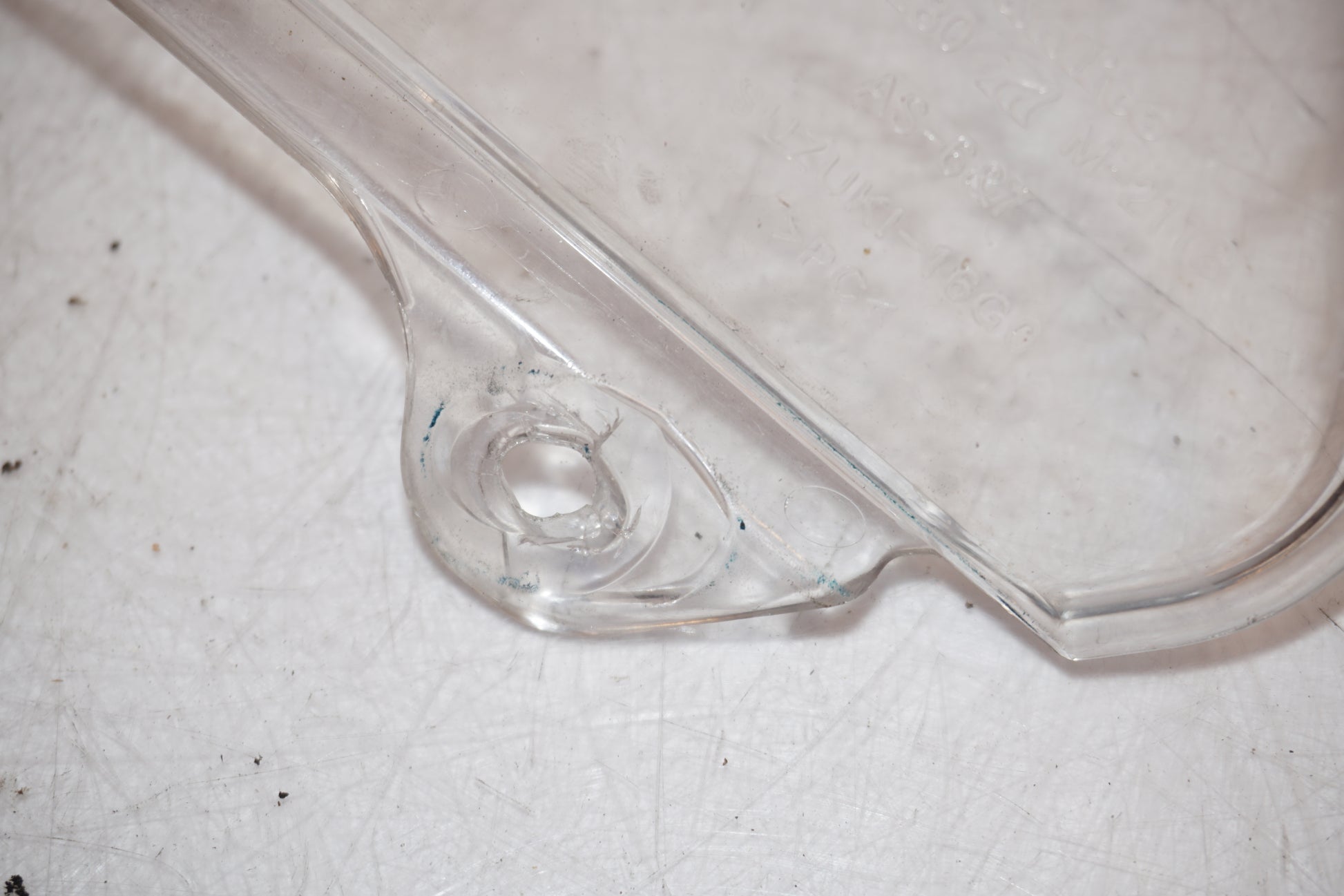 Extrabild4 på Vindruta från en Suzuki SV 1000 -2004 motorcykel.