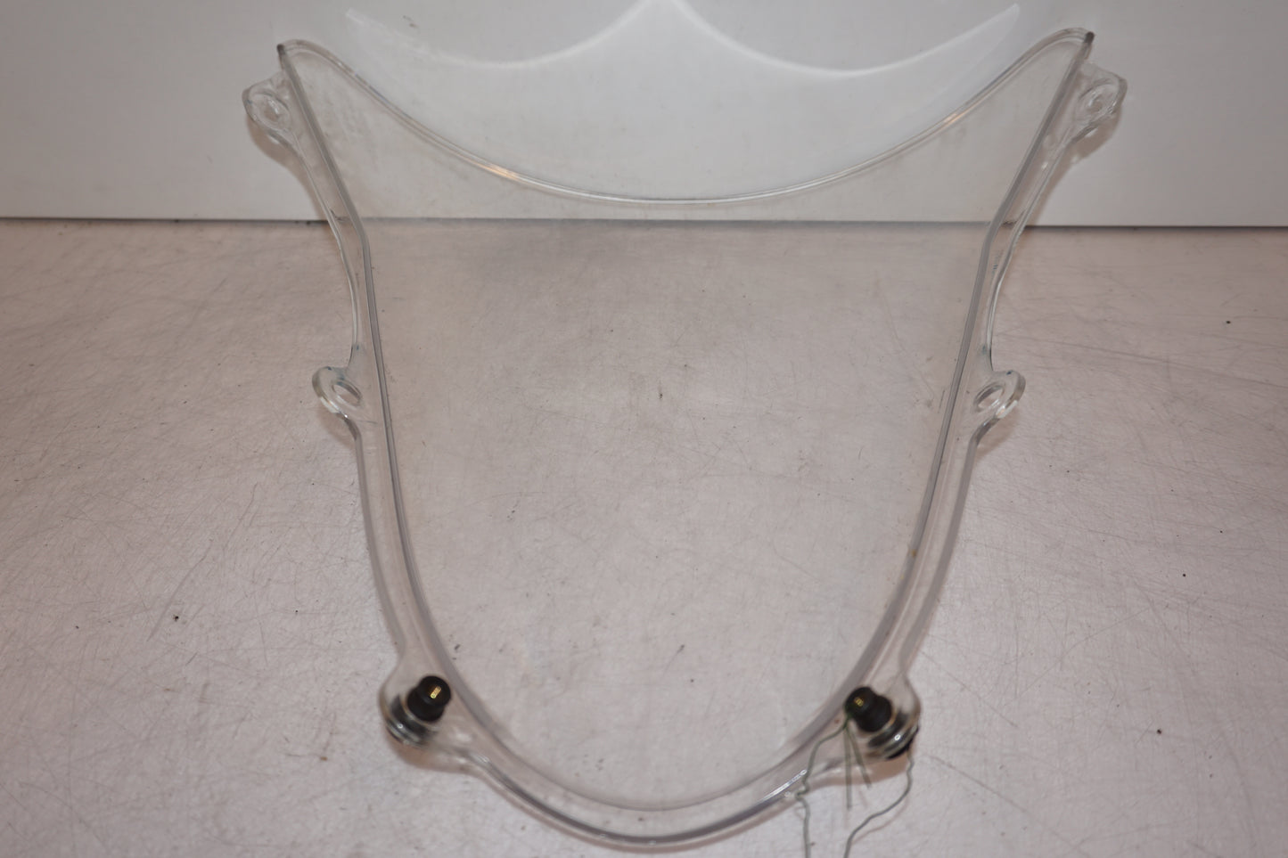 Extrabild7 på Vindruta från en Suzuki SV 1000 -2004 motorcykel.