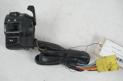 Framsidan på Styrelreglage från en Cagiva Raptor 1000 -2002 motorcykel.