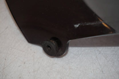 Snett uppifrån på Vindruta från en Suzuki TL 1000 S -1997 motorcykel.