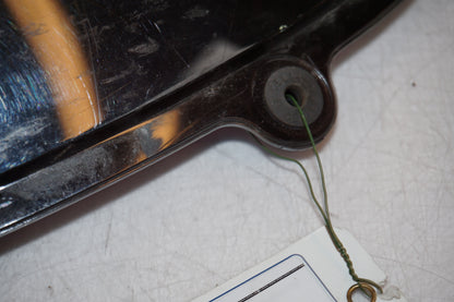 Snett nerifrån på Vindruta från en Suzuki GSX-R 600 -2004 motorcykel.