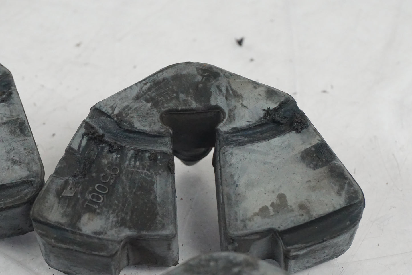 Extrabild3 på Ryckutjämnare från en Cagiva Raptor 1000 -2002 motorcykel.