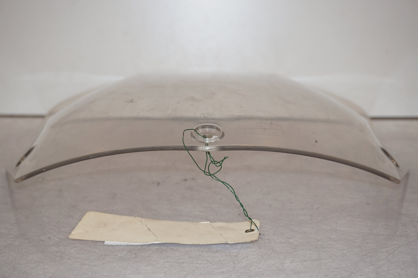 Baksidan på Vindruta från en BMW F 800 ST -2010 motorcykel.