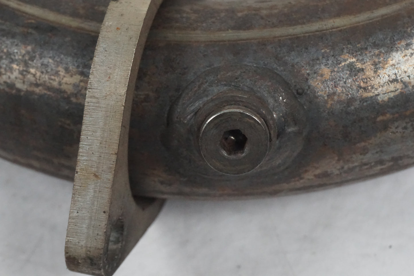 Snett nerifrån på Grenrör från en Cagiva Raptor 1000 -2002 motorcykel.