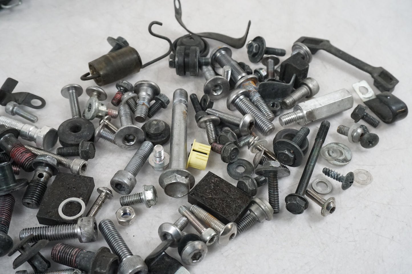 Śruba / Nakrętka itd