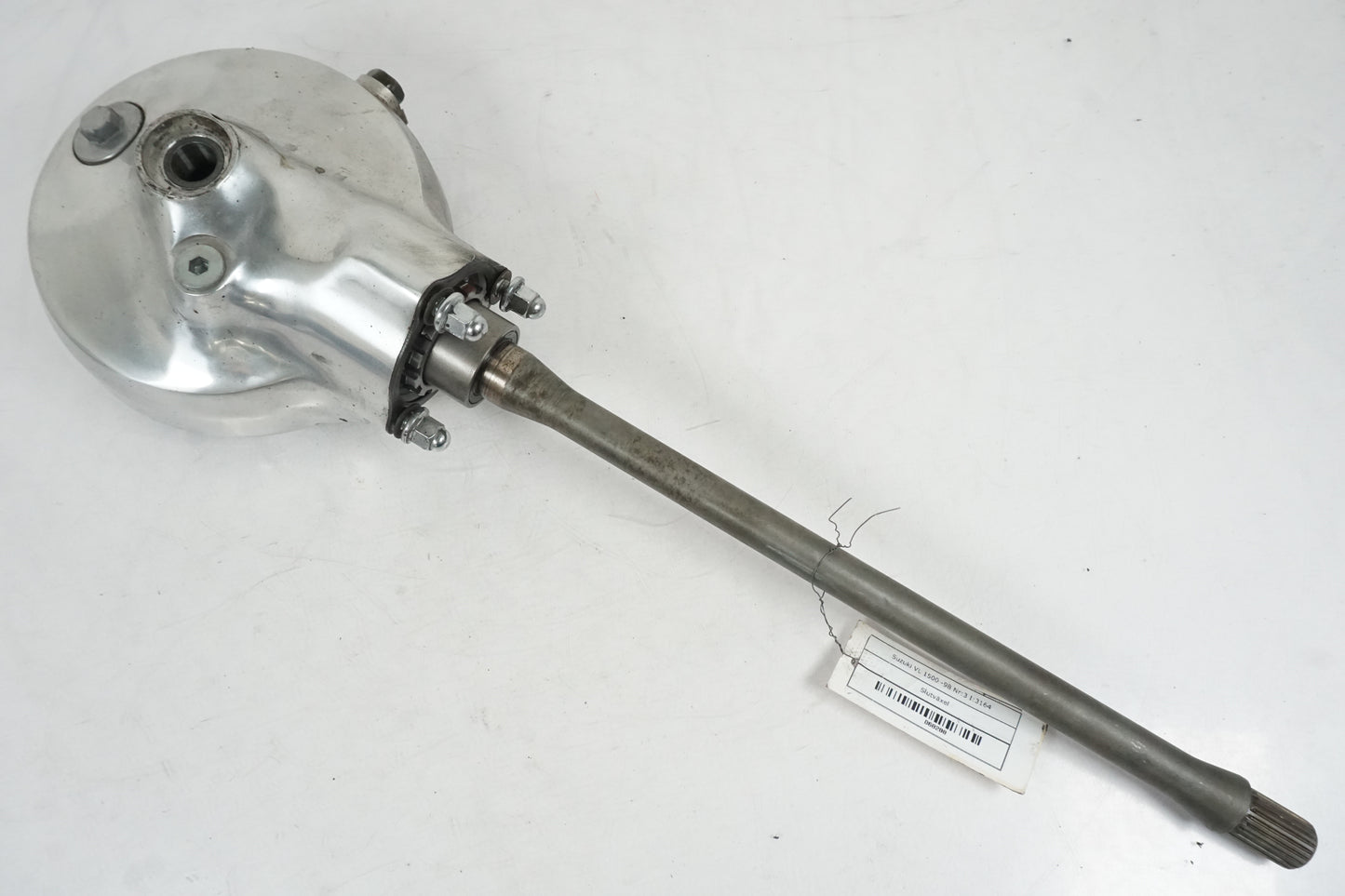 Framsidan på Slutväxel från en Suzuki VL 1500 -1998 motorcykel.