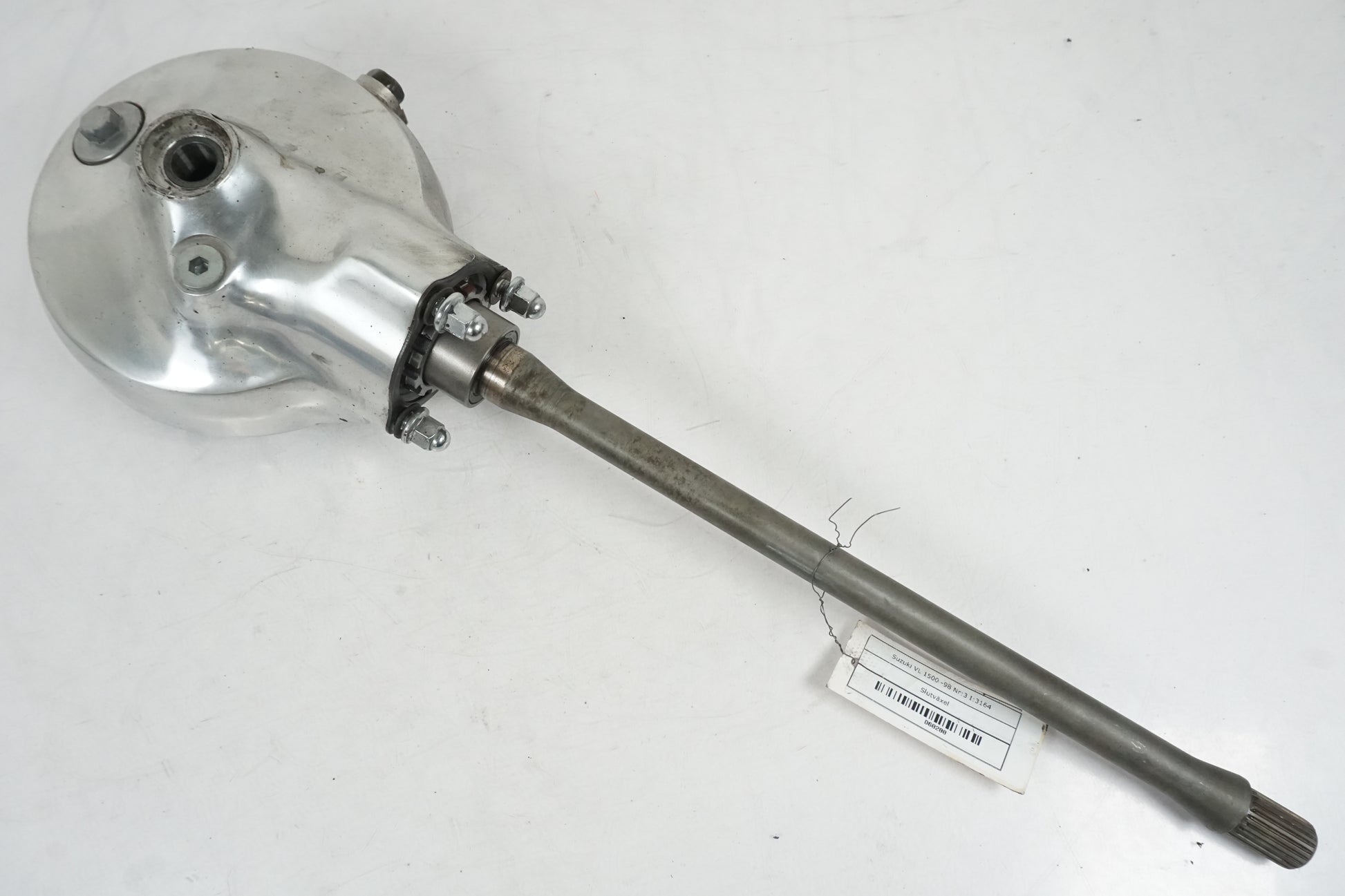 Framsidan på Slutväxel från en Suzuki VL 1500 -1998 motorcykel.