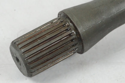 Snett nerifrån på Slutväxel från en Suzuki VL 1500 -1998 motorcykel.