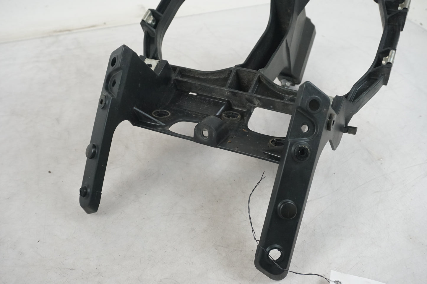 Support de capot supérieur