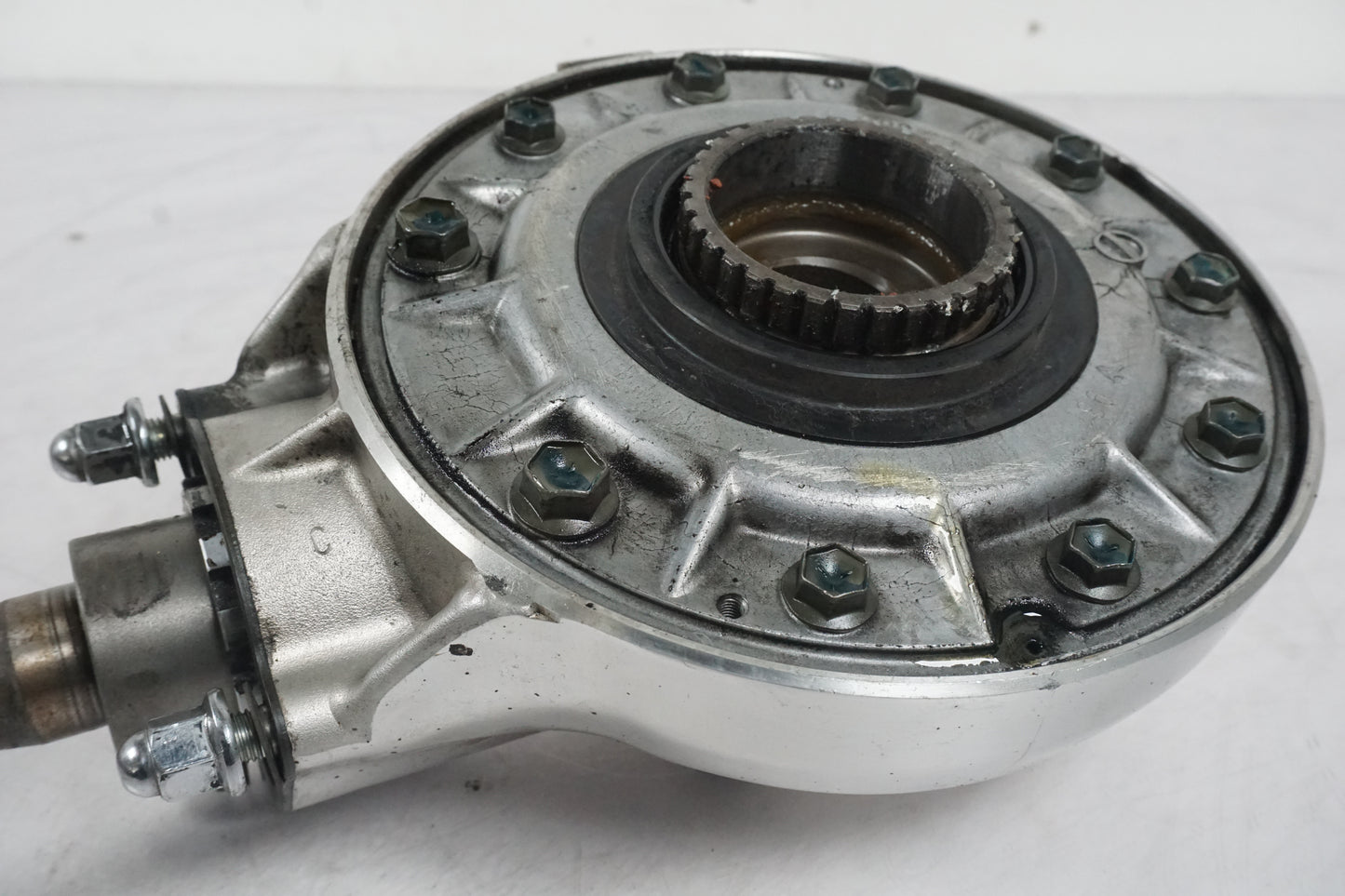 Extrabild3 på Slutväxel från en Suzuki VL 1500 -1998 motorcykel.