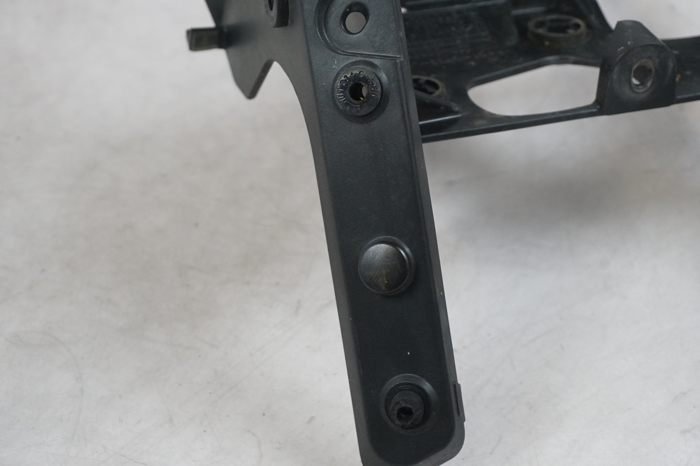 Support de capot supérieur