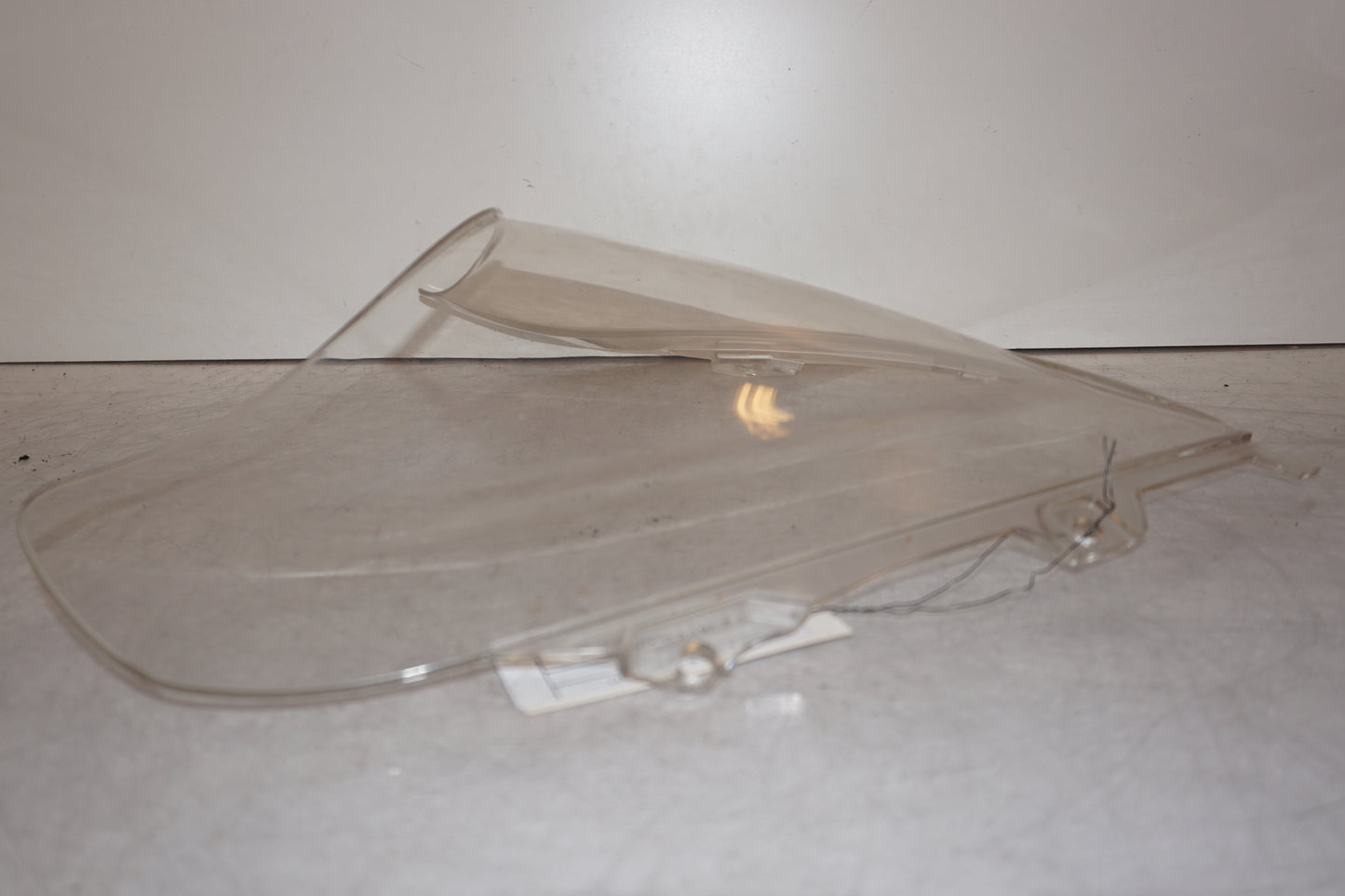 Höger sida på Vindruta från en BMW K 1200 S -2006 motorcykel.