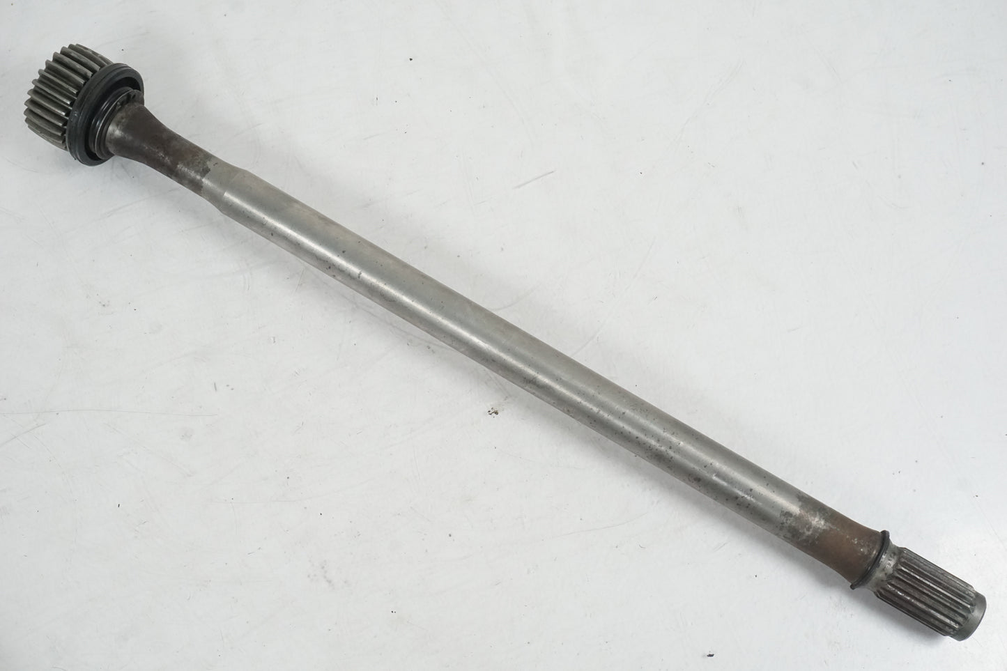 Framsidan på Kardanaxel från en Yamaha FJR 1300 -2016 motorcykel.