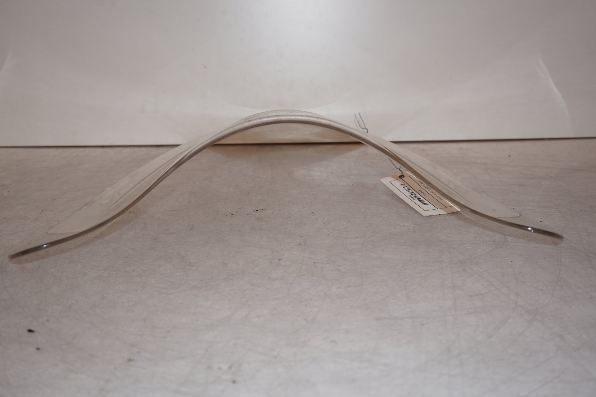 Snett uppifrån på Vindruta från en BMW K 1200 S -2006 motorcykel.