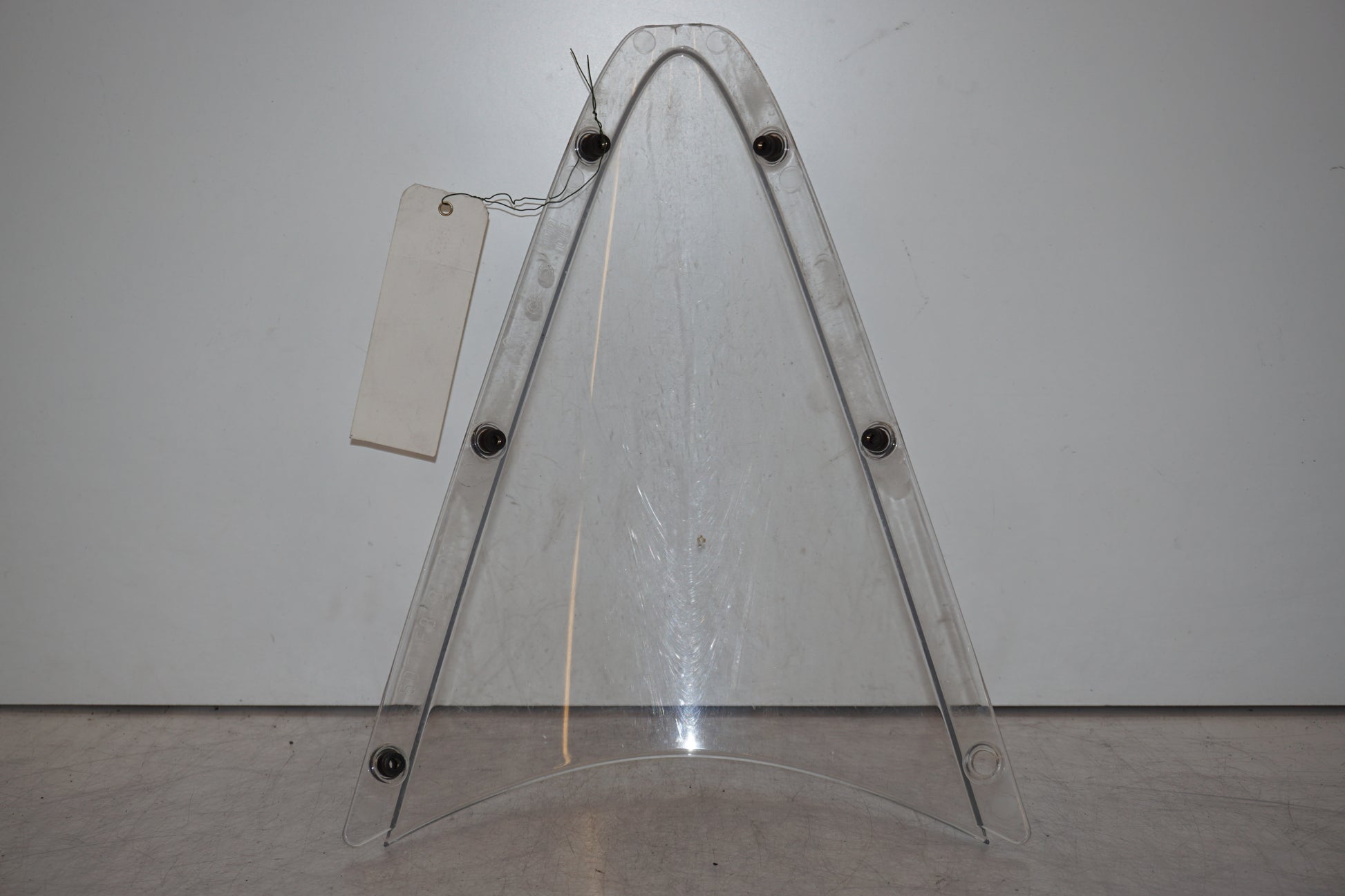 Extrabild6 på Vindruta från en Yamaha YZF-R 125 -2009 motorcykel.