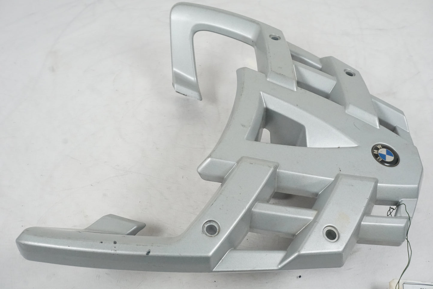 Baksidan på Pakethållare från en BMW R 1200 GS -2006 motorcykel.