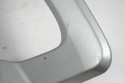 Snett nerifrån på Pakethållare från en BMW R 1200 GS -2006 motorcykel.