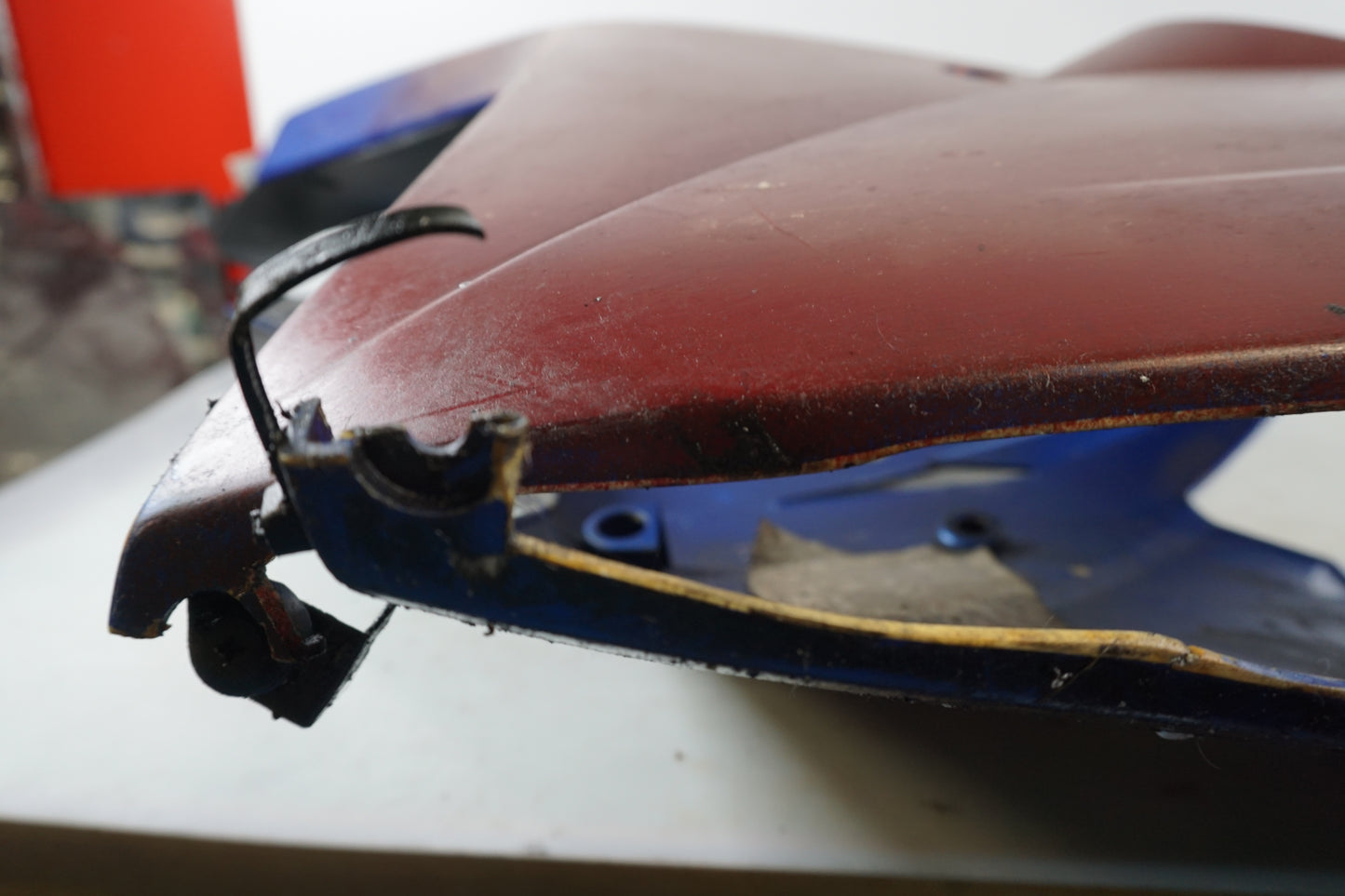 Höger sida på Magkåpa från en Triumph Daytona 675 -2010 motorcykel.